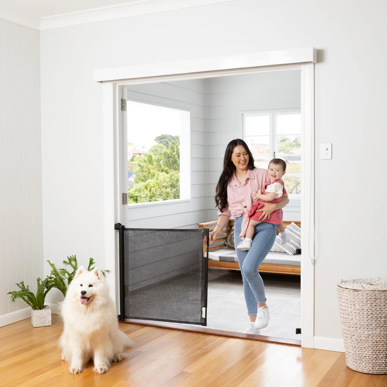 Easy Fit Retractable Baby Gate | 1.8m W x 0.84m H - Image 5