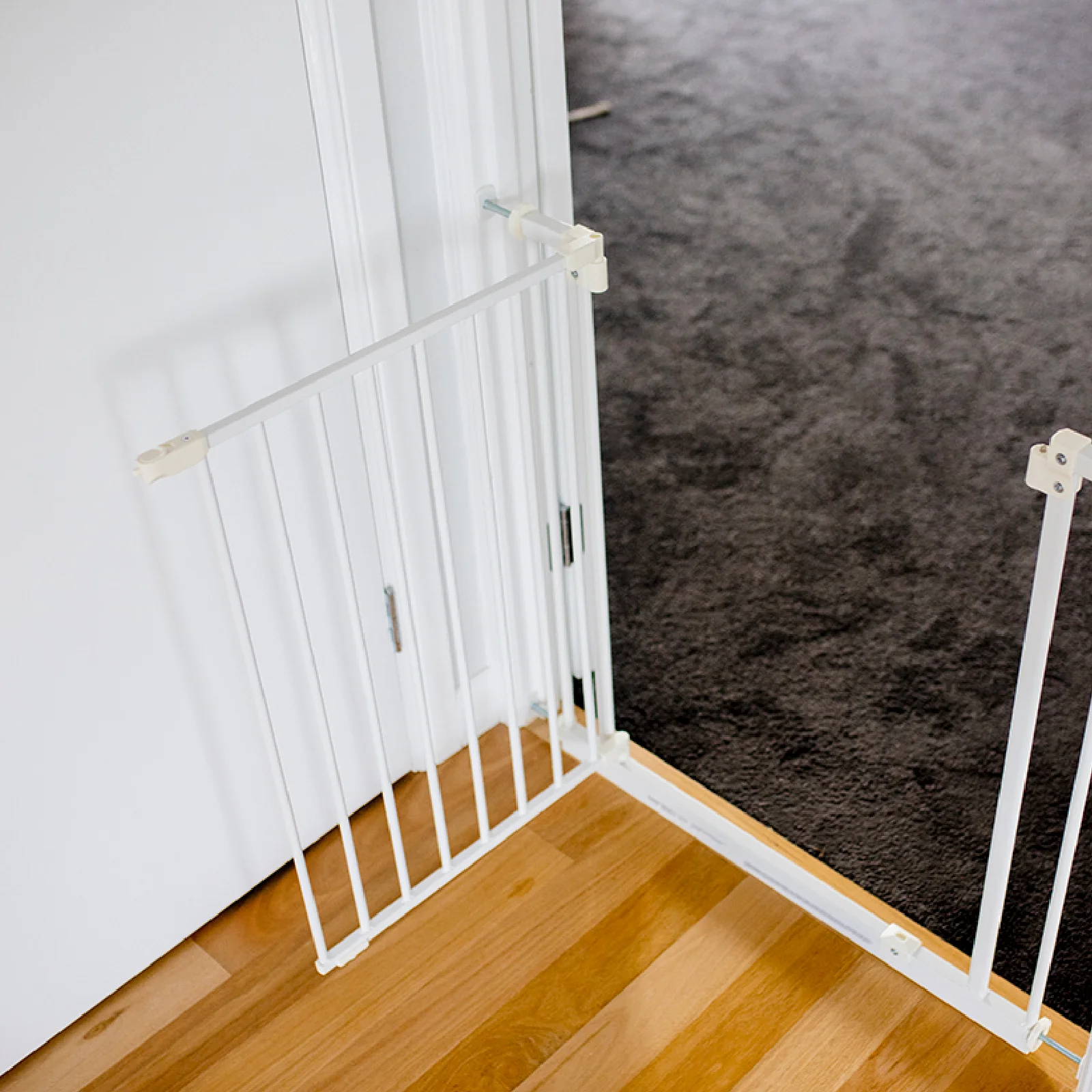 Easy Fit Baby Gate | 0.82m W x 0.76m H - Image 4