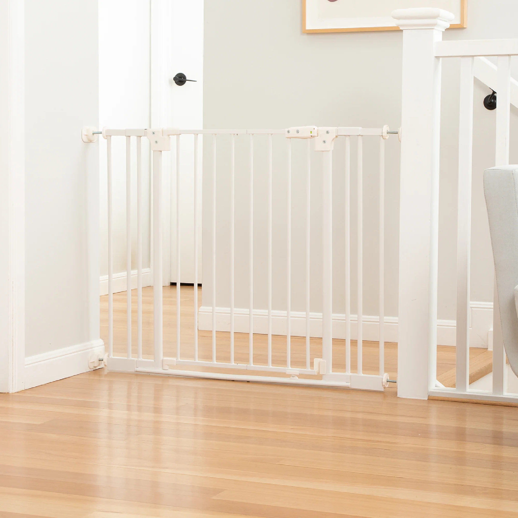 Safe Step Baby Gate | 1.02m W x 0.76m H - Image 4