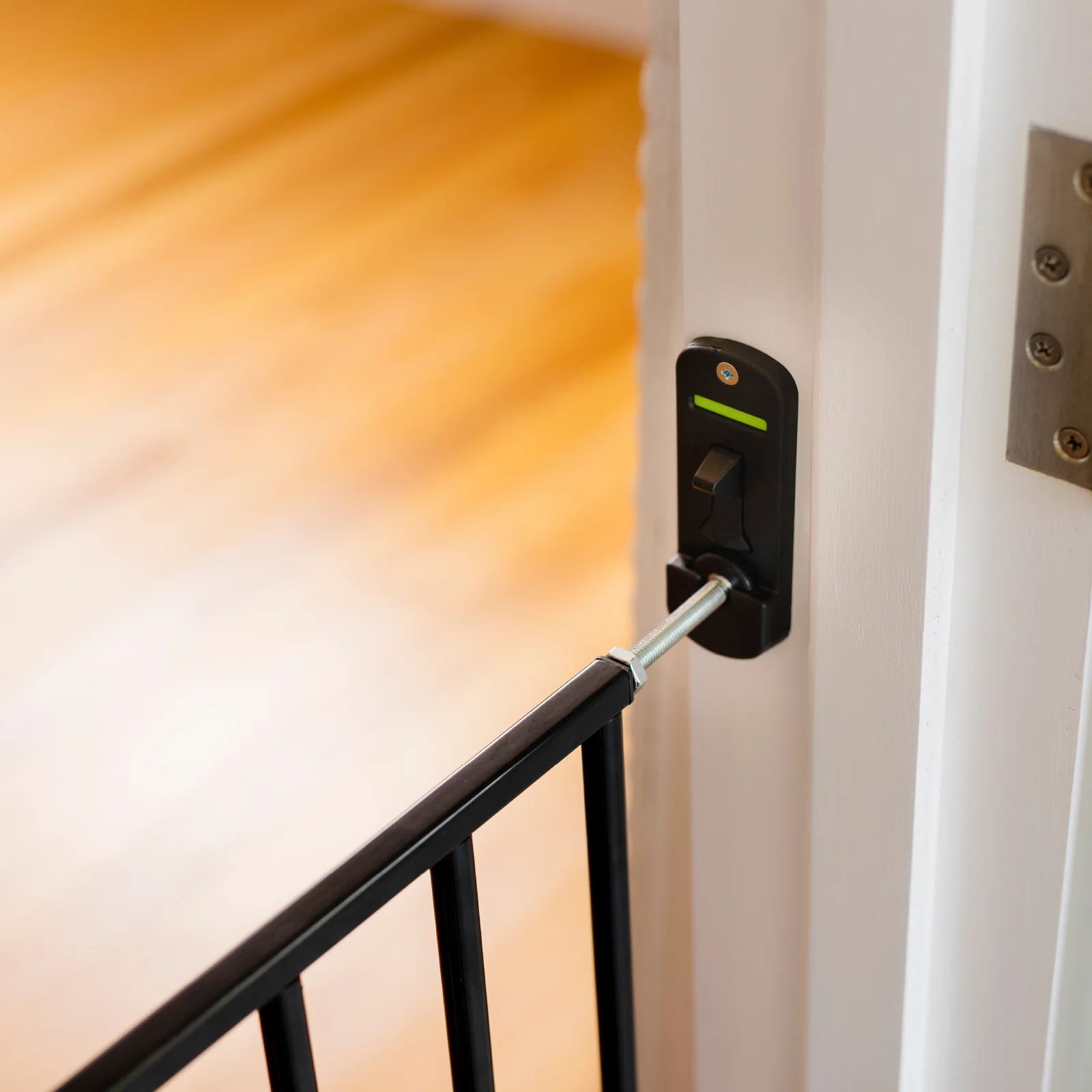 Superior Swing Baby Gate | 1.02m W x 0.73m H - Image 5