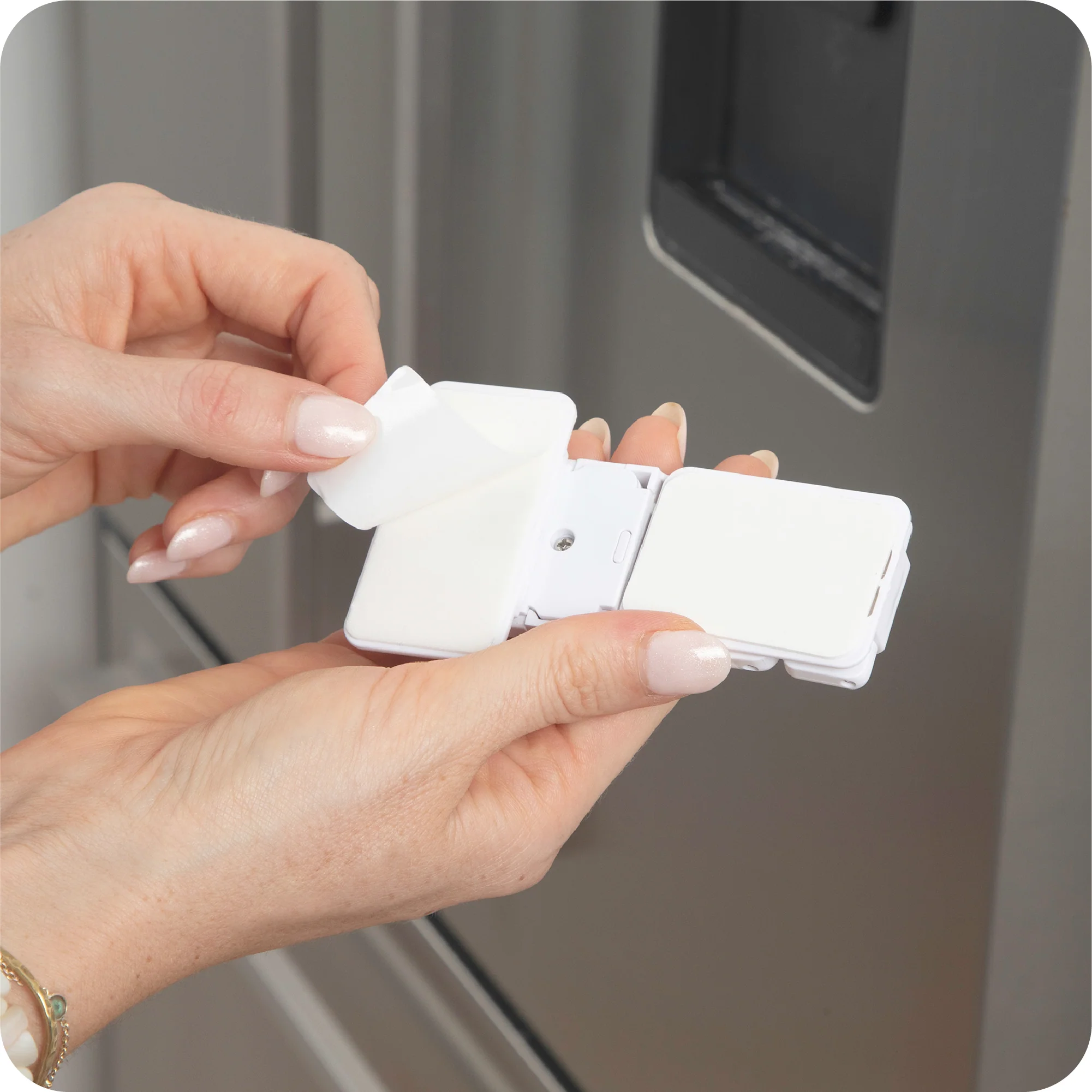 Adhesive Ultimate Fridge & Freezer Latch - Image 9