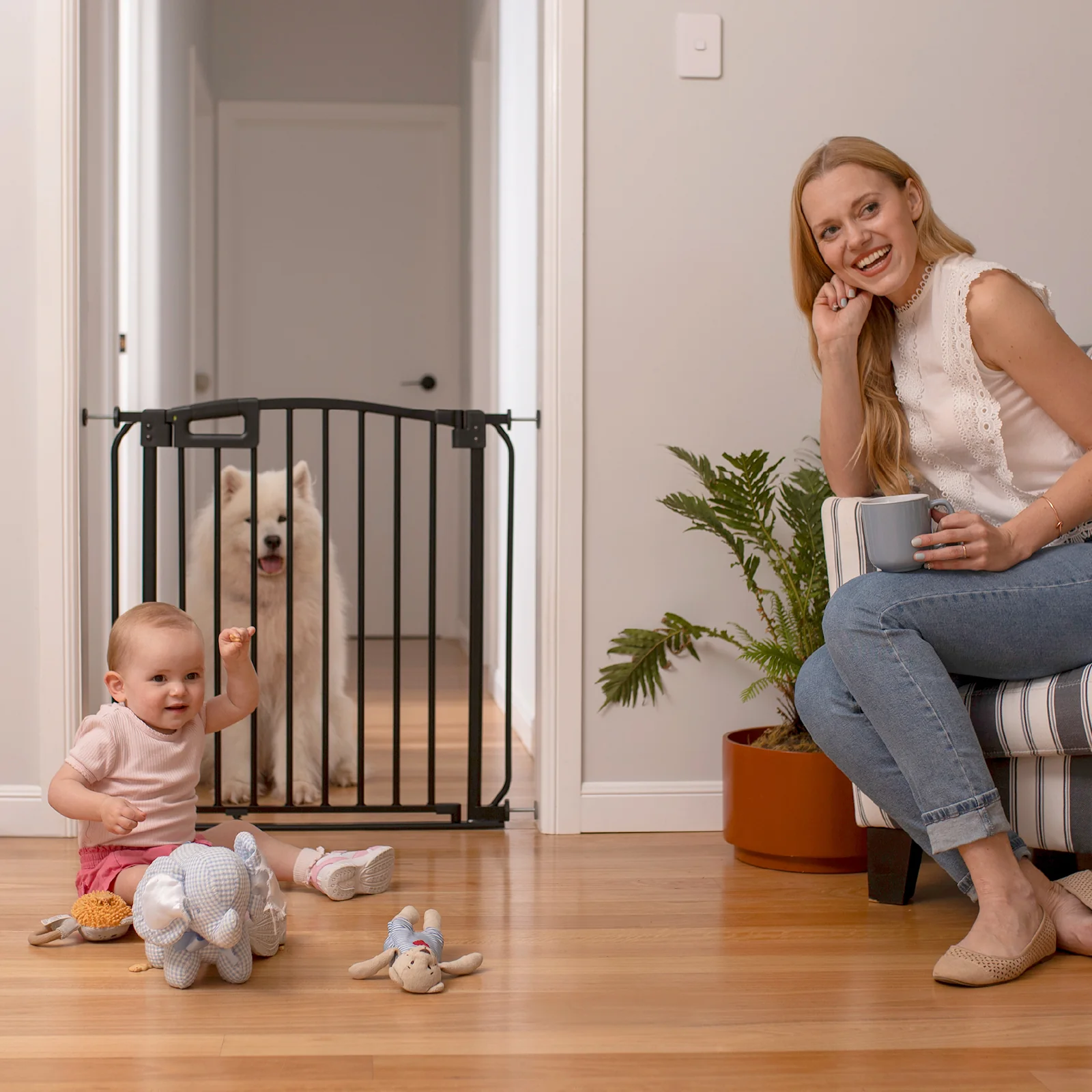 Ultimate Safe Step Baby Gate | 0.82m W x 0.79m H - Image 4